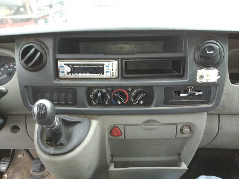 NISSAN INTERSTAR MOD. 04 (X70) Caja cerrada, L 2 H 2, techo   |   11.03 - 12.06 foto 10