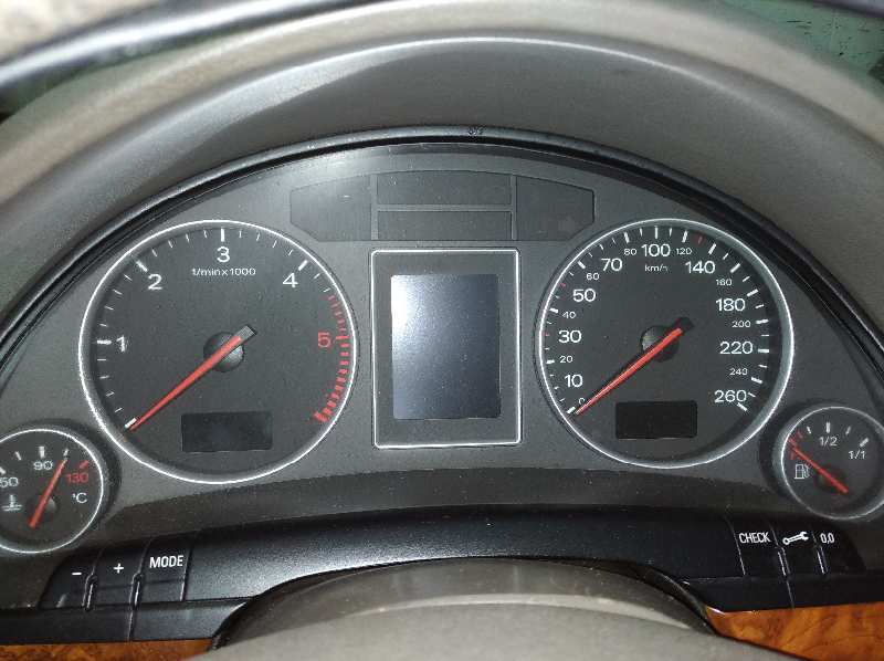 AUDI A4 AVANT (8E) 2.5 TDI Quattro (132kW) Motor 2,5 Ltr. - 132 kW V6 24V TDI foto 6
