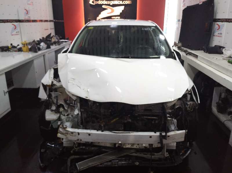 TOYOTA AURIS Hybrid Business   |   06.15 - 12.19