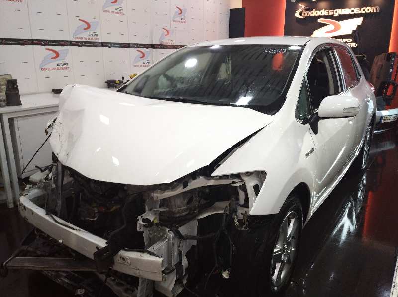 TOYOTA AURIS Hybrid Business   |   06.15 - 12.19 foto 4