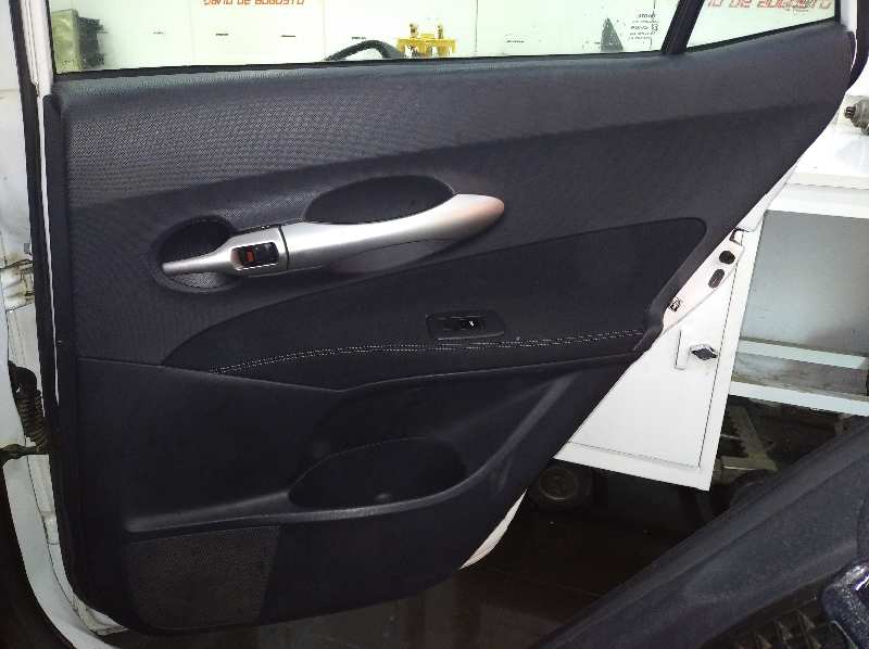 TOYOTA AURIS Hybrid Business   |   06.15 - 12.19