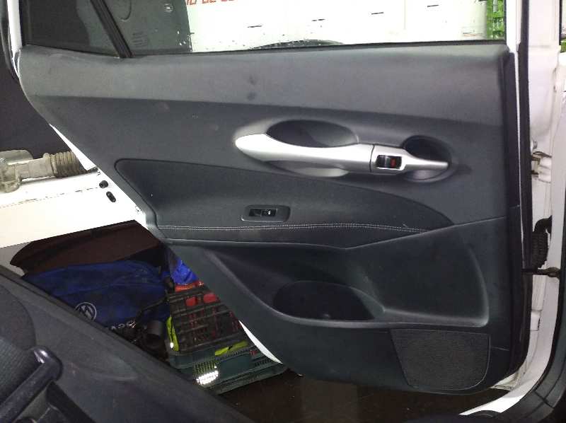 TOYOTA AURIS Hybrid Business   |   06.15 - 12.19