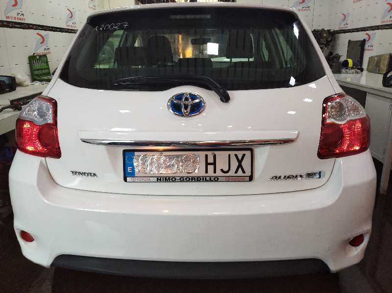 TOYOTA AURIS Hybrid Business   |   06.15 - 12.19