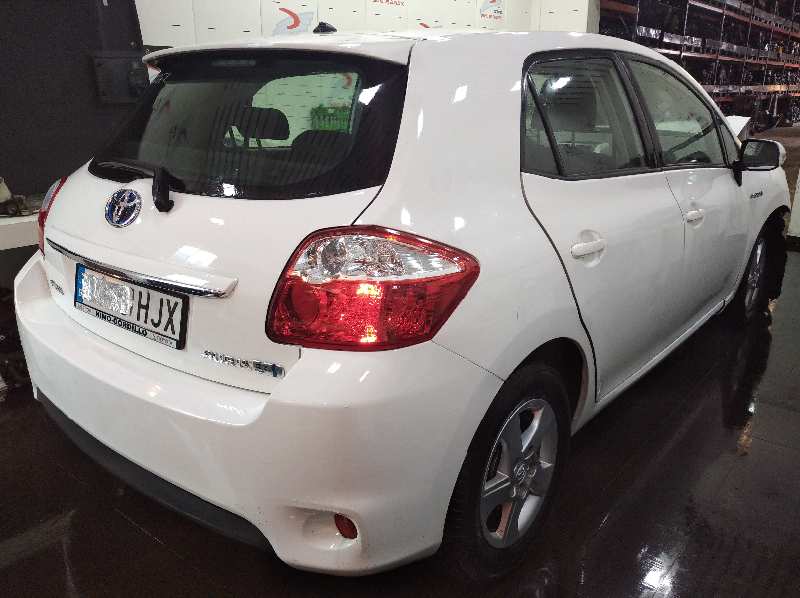 TOYOTA AURIS Hybrid Business   |   06.15 - 12.19