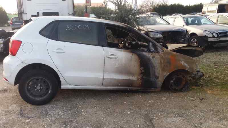 VOLKSWAGEN POLO (6R1) Advance   |   12.11 - 12.13 foto 2
