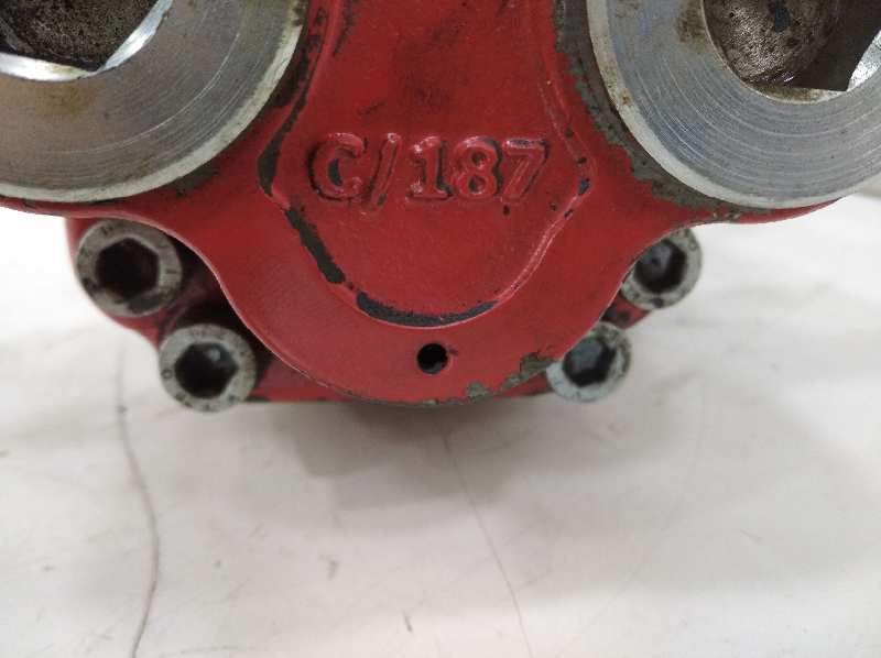 BOMBA DE ENGRANAJES NISSAN L - 80 09   |   ...