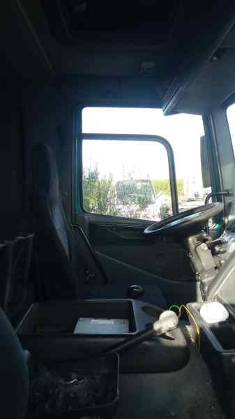 DAF SERIE 75CF 250 EURO 1/2 5300   |   01.98 - 12.01 foto 7
