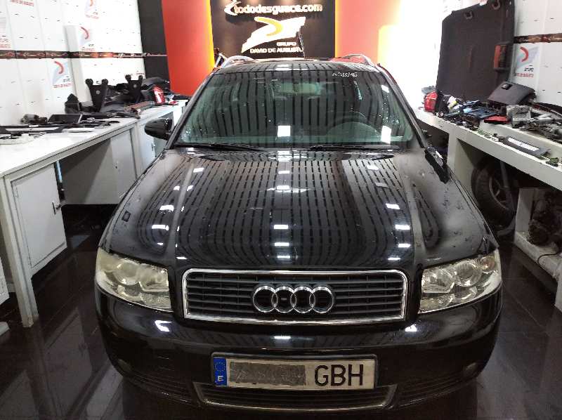 AUDI A4 AVANT (8E) 1.9 TDI (96kW)   |   05.01 - 12.04 foto 8