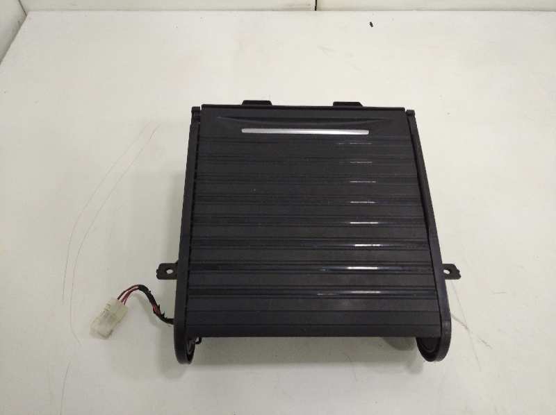 POSAVASOS Y CENICERO BMW X6 (F16) xDrive40d