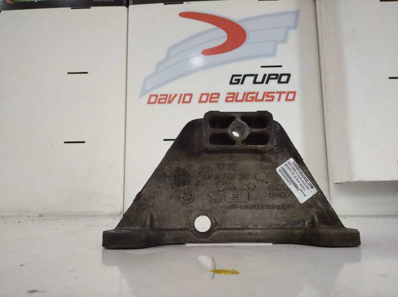 SOPORTE DE LA CAJA CAMBIO BMW SERIE 6 COUPE (E63) 635d