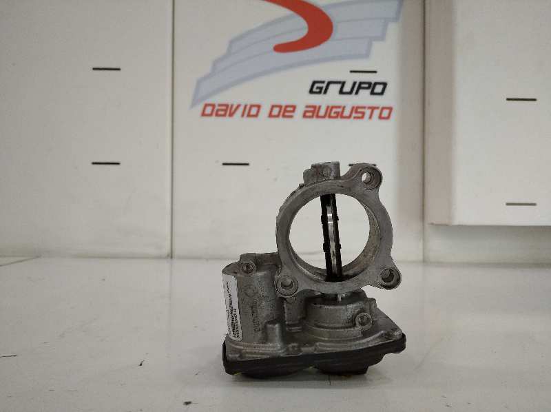 CAJA MARIPOSA TOYOTA AURIS Hybrid Business   |   06.15 - 12.19