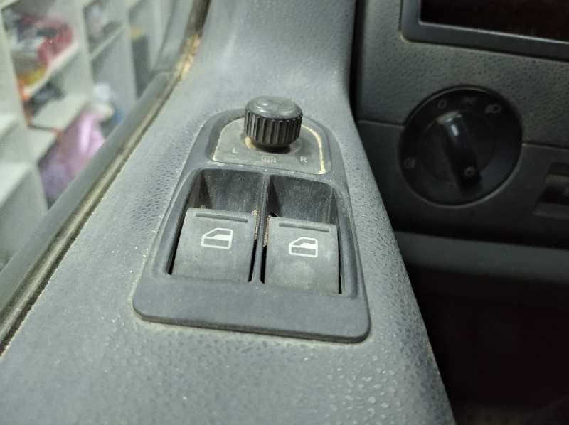 VOLKSWAGEN T5 BUS California  Techo elevable   |   01.06 - 12.09 foto 12