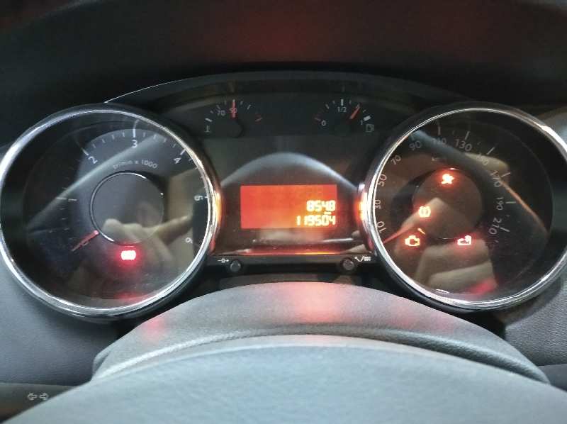 PEUGEOT 5008 Confort   |   09.09 - 12.11 foto 7
