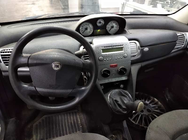 LANCIA YPSILON (101) *   |   0.03 - ... foto 8