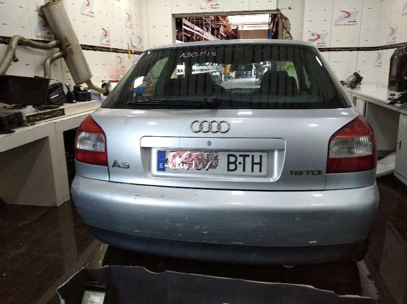 AUDI A3 (8L) 1.9 TDI Ambiente   |   09.00 - 12.03 foto 4