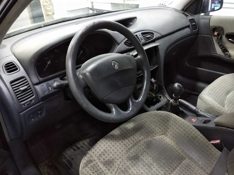 RENAULT LAGUNA II (BG0) Authentique Motor 1,9 Ltr. - 88 kW dCi Diesel foto 12