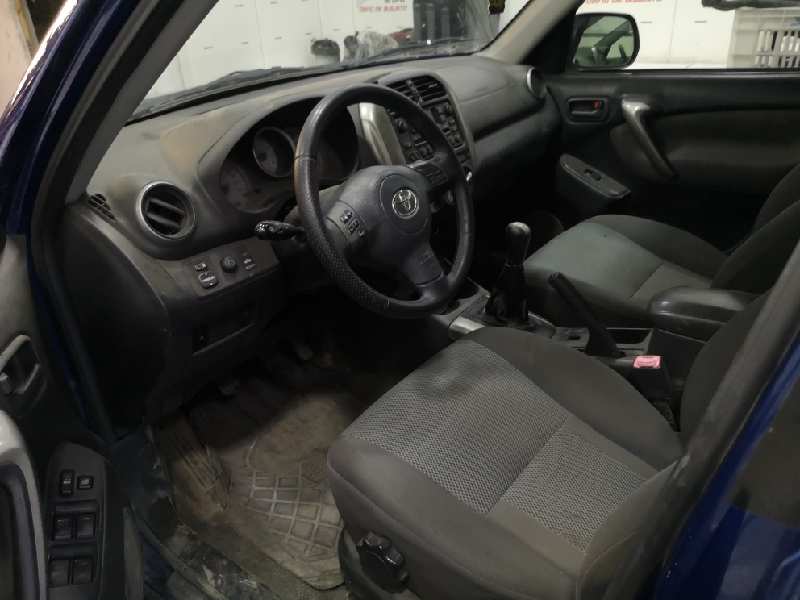 TOYOTA RAV 4 (A2) 1.8 Luna (2003->)   |   07.03 - 12.06 foto 6