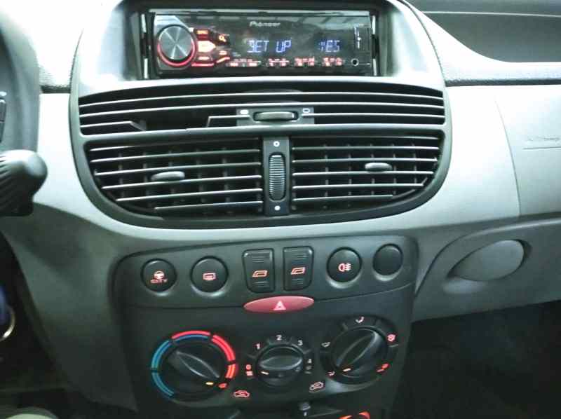 FIAT PUNTO BERLINA (188) *   |   0.99 - 0.02 foto 3