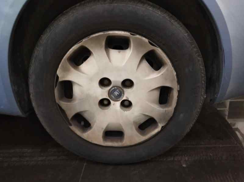 FIAT PUNTO BERLINA (188) *   |   0.99 - 0.02 foto 8