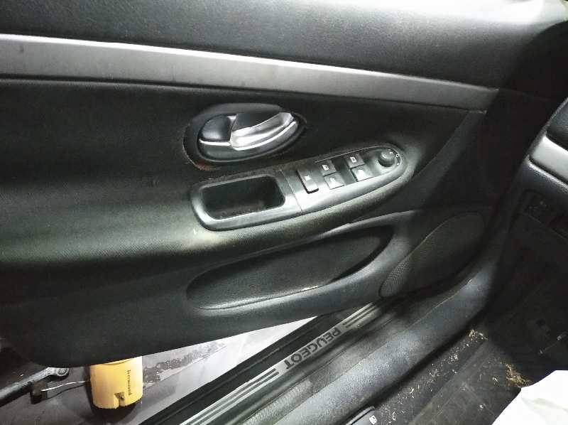 PEUGEOT 406 BERLINA (S1/S2) SRDT Pack   |   10.98 - 12.05 foto 9
