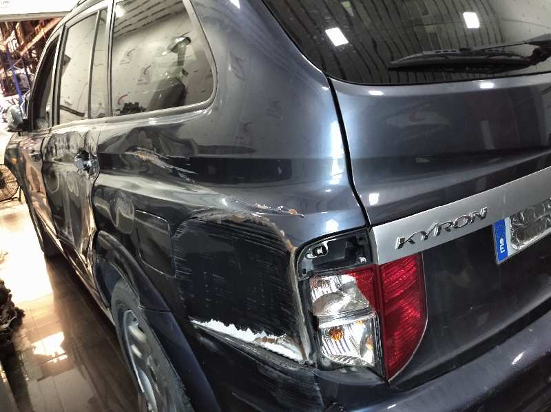 SSANGYONG KYRON 200 Xdi Limited   |   10.05 - 12.11 foto 6