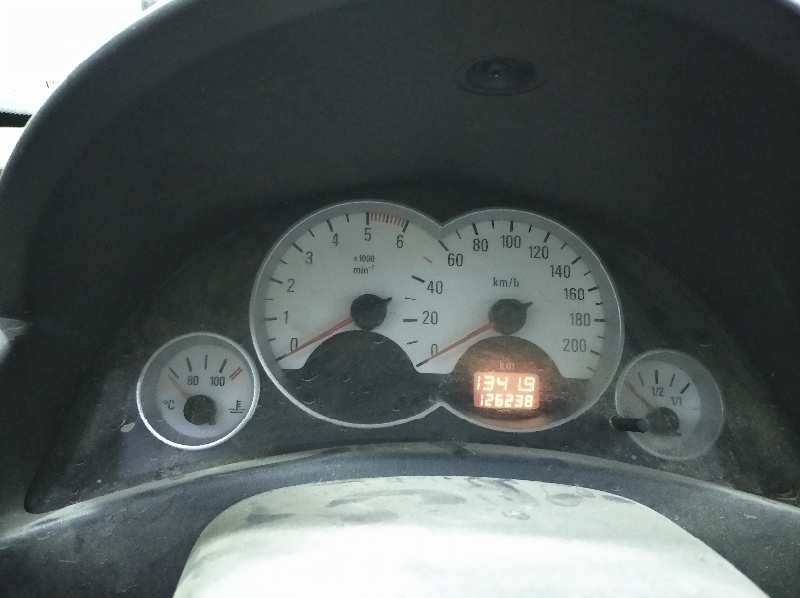 OPEL CORSA C Essentia   |   08.03 - 12.06 foto 9