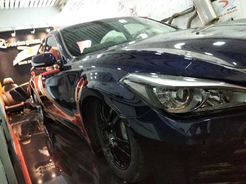 INFINITI Q70 LIM. 2.2d Premium   |   01.15 - 12.19