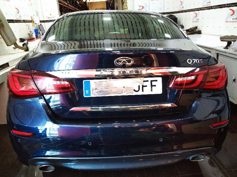 INFINITI Q70 LIM. 2.2d Premium   |   01.15 - 12.19
