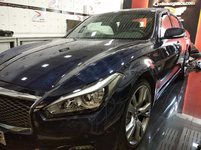 INFINITI Q70 LIM. 2.2d Premium   |   01.15 - 12.19