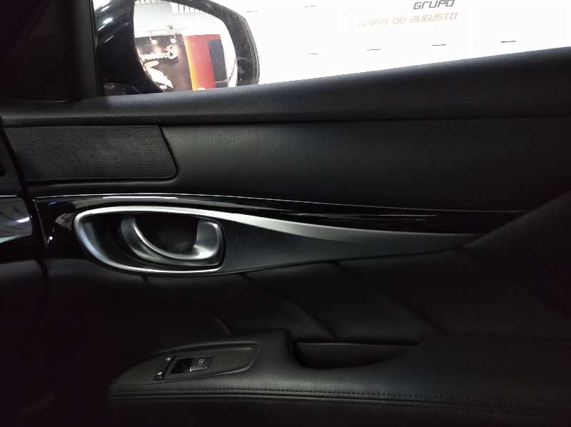 INFINITI Q70 LIM. 2.2d Premium   |   01.15 - 12.19