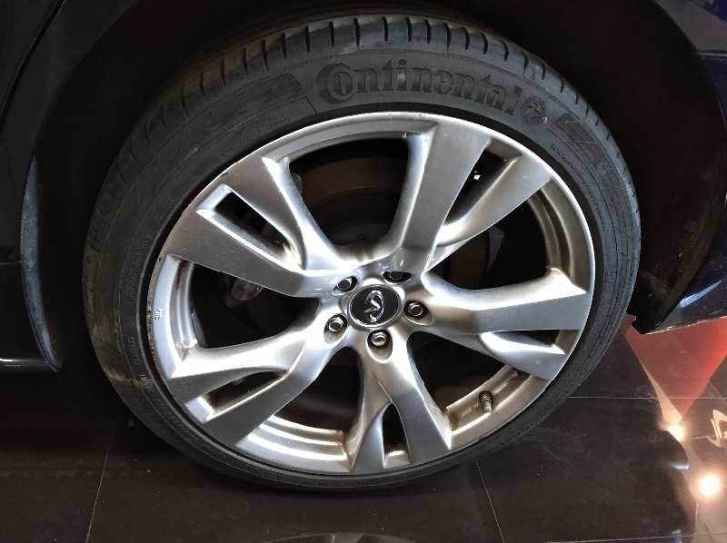 INFINITI Q70 LIM. 2.2d Premium   |   01.15 - 12.19