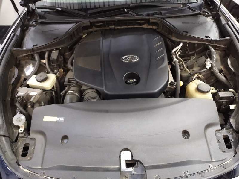 INFINITI Q70 LIM. 2.2d Premium   |   01.15 - 12.19
