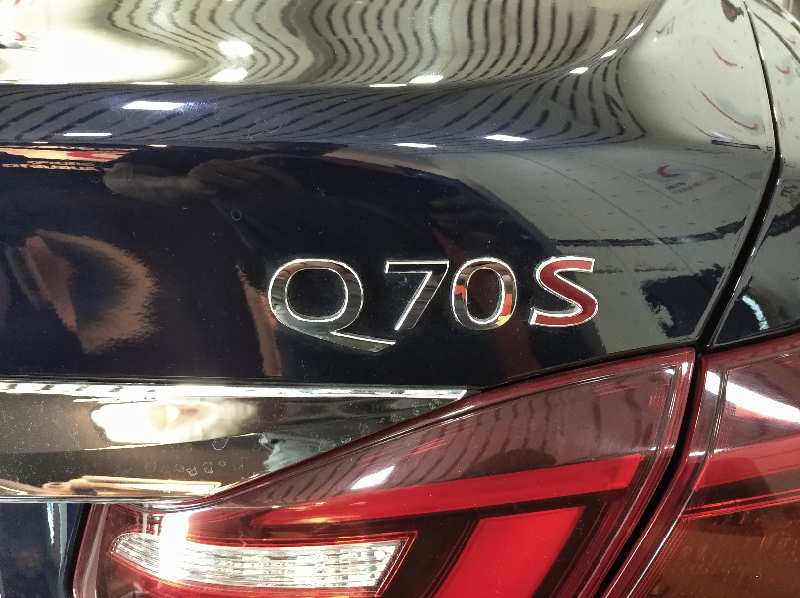 INFINITI Q70 LIM. 2.2d Premium   |   01.15 - 12.19