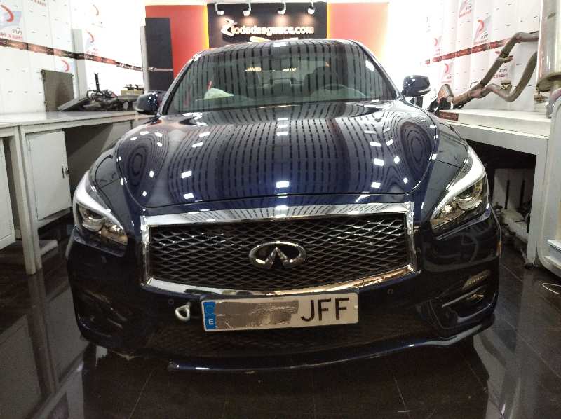 INFINITI Q70 LIM. 2.2d Premium   |   01.15 - 12.19