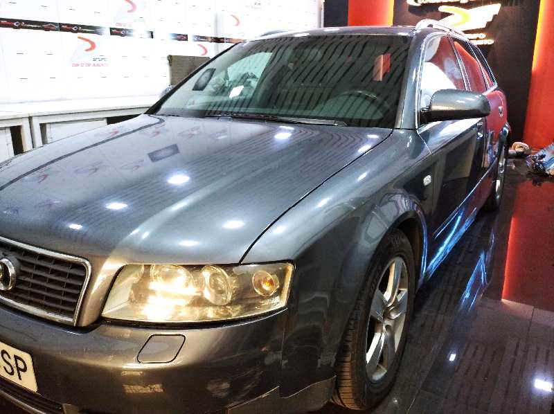 AUDI A4 AVANT (8E) 2.5 TDI (114kW)   |   05.01 - 12.02 foto 7