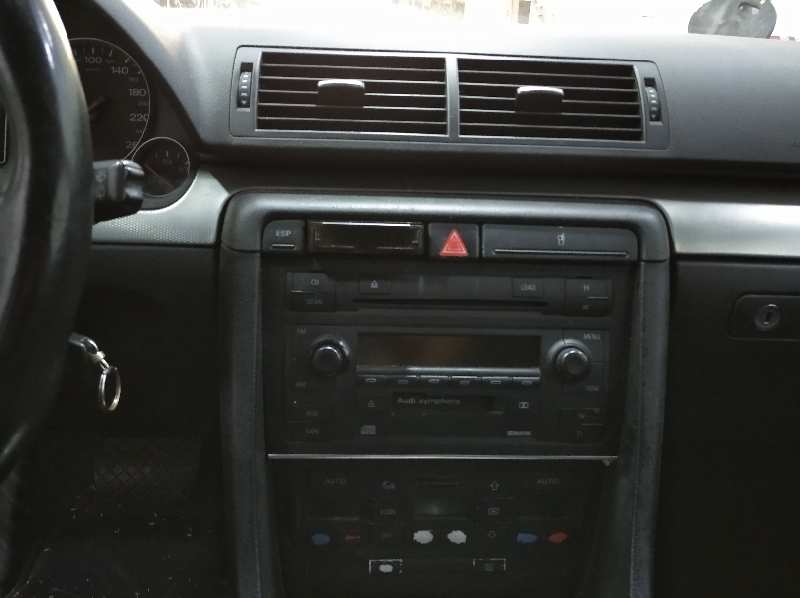 AUDI A4 AVANT (8E) 2.5 TDI (114kW)   |   05.01 - 12.02 foto 11