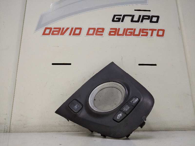 GUARNECIDOS PALANCA CAMBIO TOYOTA AURIS Hybrid Business   |   06.15 - 12.19
