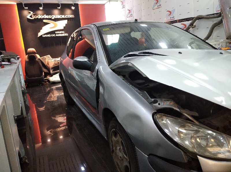 PEUGEOT 206 BERLINA X-Line Motor 1,4 Ltr. - 50 kW HDi foto 2