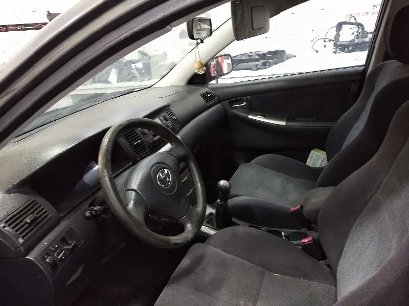TOYOTA COROLLA (E12) 1.6 Linea Luna Berlina   |   05.03 - 12.07 foto 9