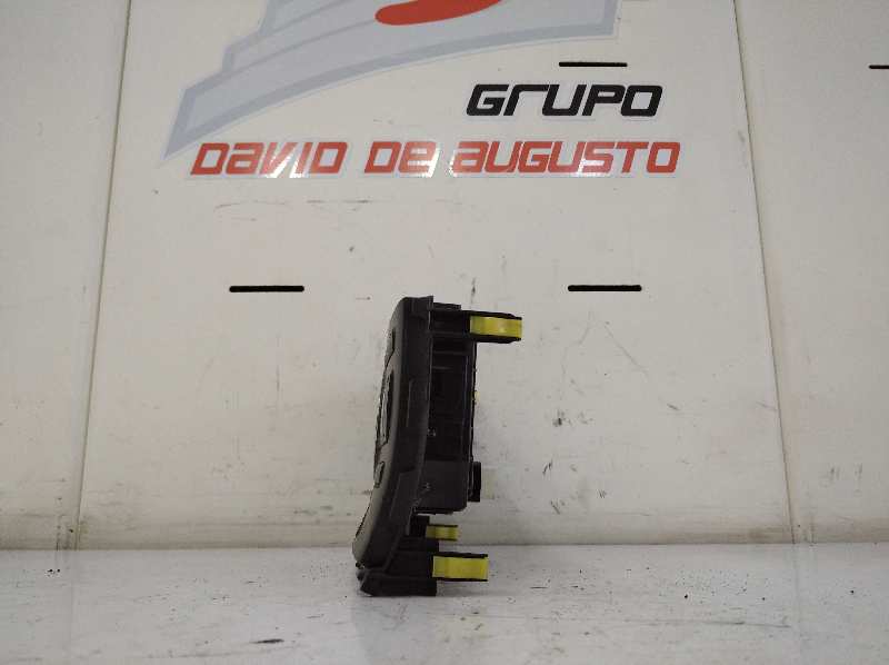 MANDO CLIMATIZADOR TOYOTA AURIS Hybrid Business   |   06.15 - 12.19
