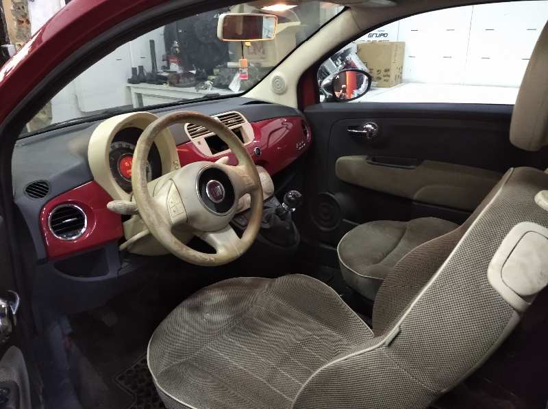 FIAT 500 (312) LOUNGE     |   03.08 - 06.14 foto 8
