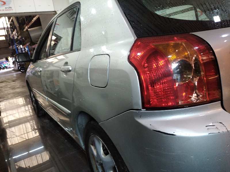 TOYOTA COROLLA (E12) 2.0 D-4D Linea Sol Berlina   |   10.01 - 12.04 foto 6