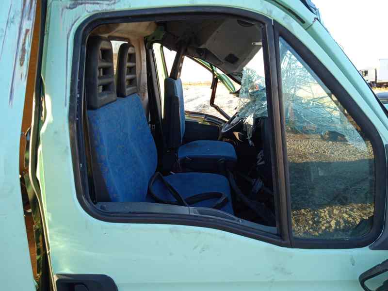 IVECO DAILY CAJA CERRADA (1999 =>) 35 - S 13 Caja cerrada   |   01.99 - 12.04 foto 8
