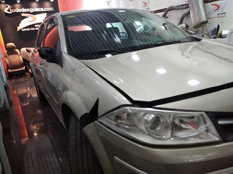 RENAULT MEGANE II BERLINA 5P Confort Authentique   |   11.05 - 12.06 foto 2