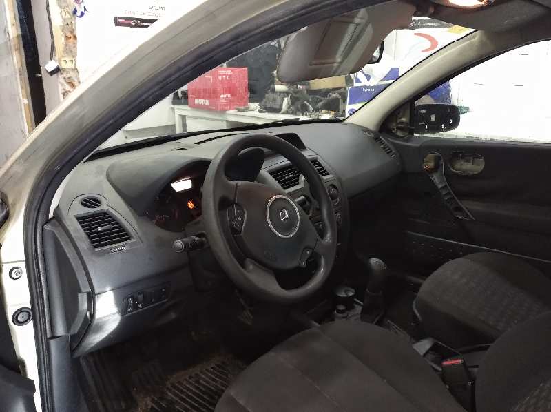 RENAULT MEGANE II BERLINA 5P Confort Authentique   |   11.05 - 12.06 foto 9