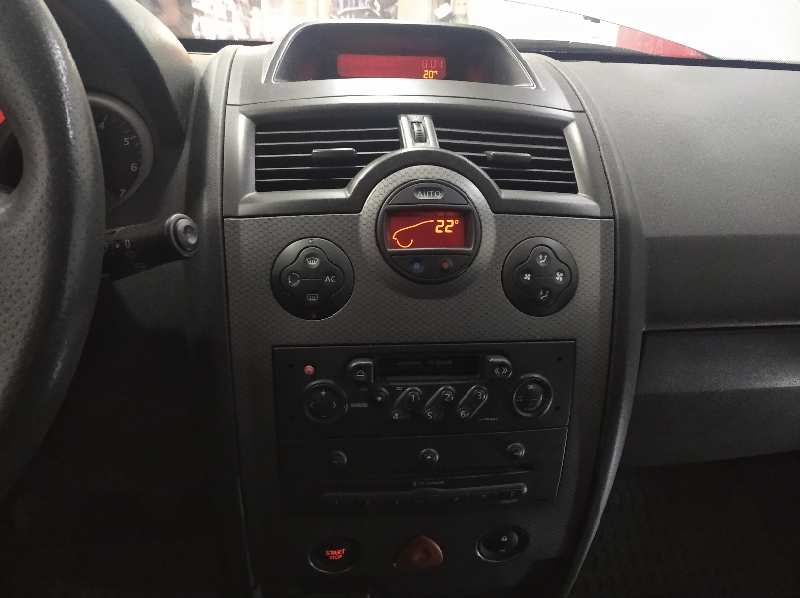 RENAULT MEGANE II BERLINA 5P Confort Authentique   |   07.02 - 12.05 foto 12