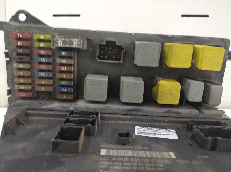 CAJA RELES / FUSIBLES MERCEDES SPRINTER II CAJA CERRADA (DESDE 01.06) 318/319 CDI (906.631/633/635/637)   |   02.09 - 12.17
