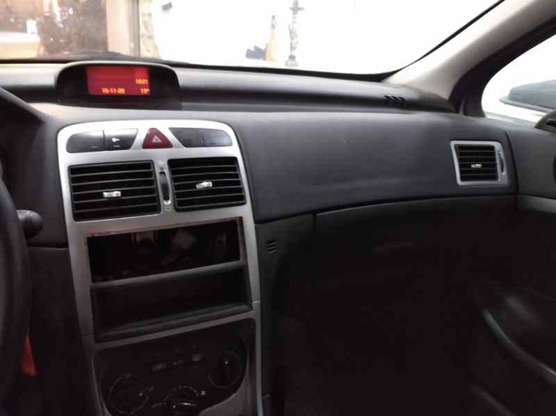 PEUGEOT 307 BERLINA (S2) D-Sign   |   10.06 - 12.08