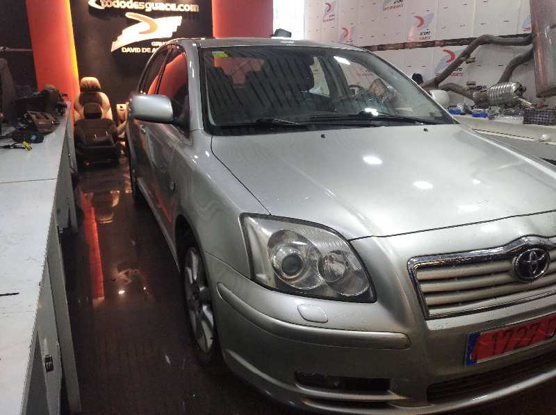 TOYOTA AVENSIS BERLINA (T25) 2.2 D-4D Executive Berlina (5-ptas.)   |   05.05 - 12.09 foto 2