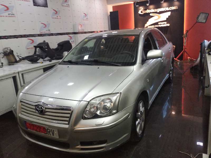 TOYOTA AVENSIS BERLINA (T25) 2.2 D-4D Executive Berlina (5-ptas.)   |   05.05 - 12.09 foto 6